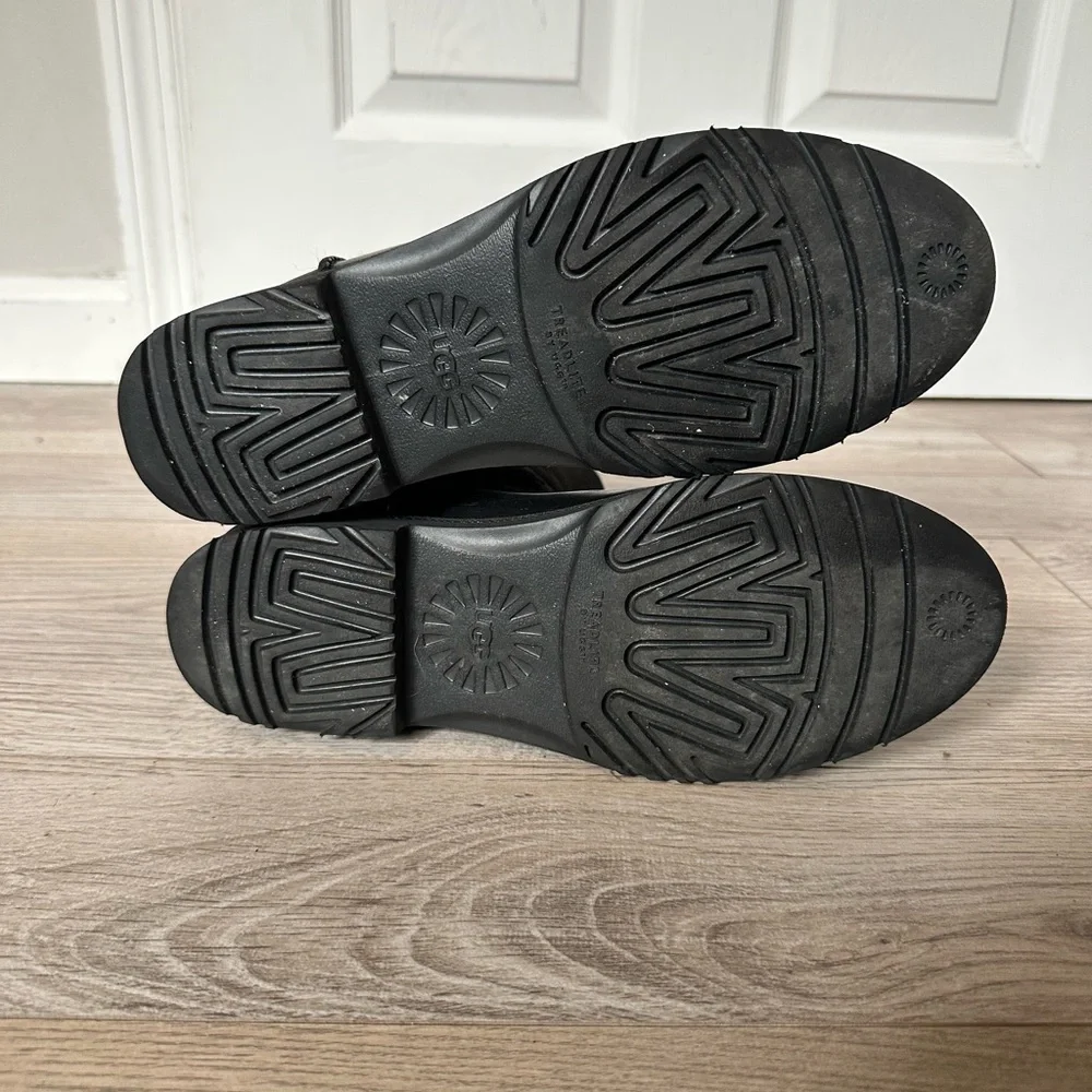 Ugg Romely Short Boot Black